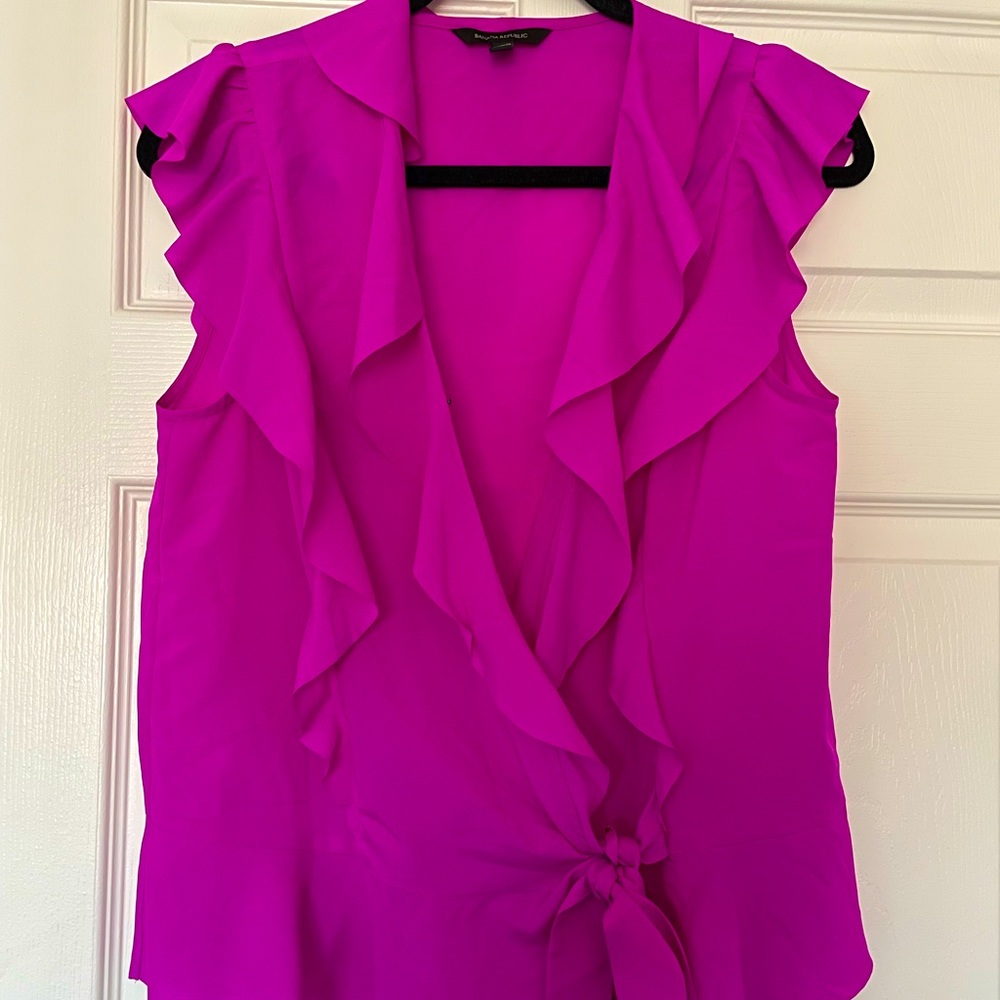 Banana Republic women’s Sleeveless Shirt